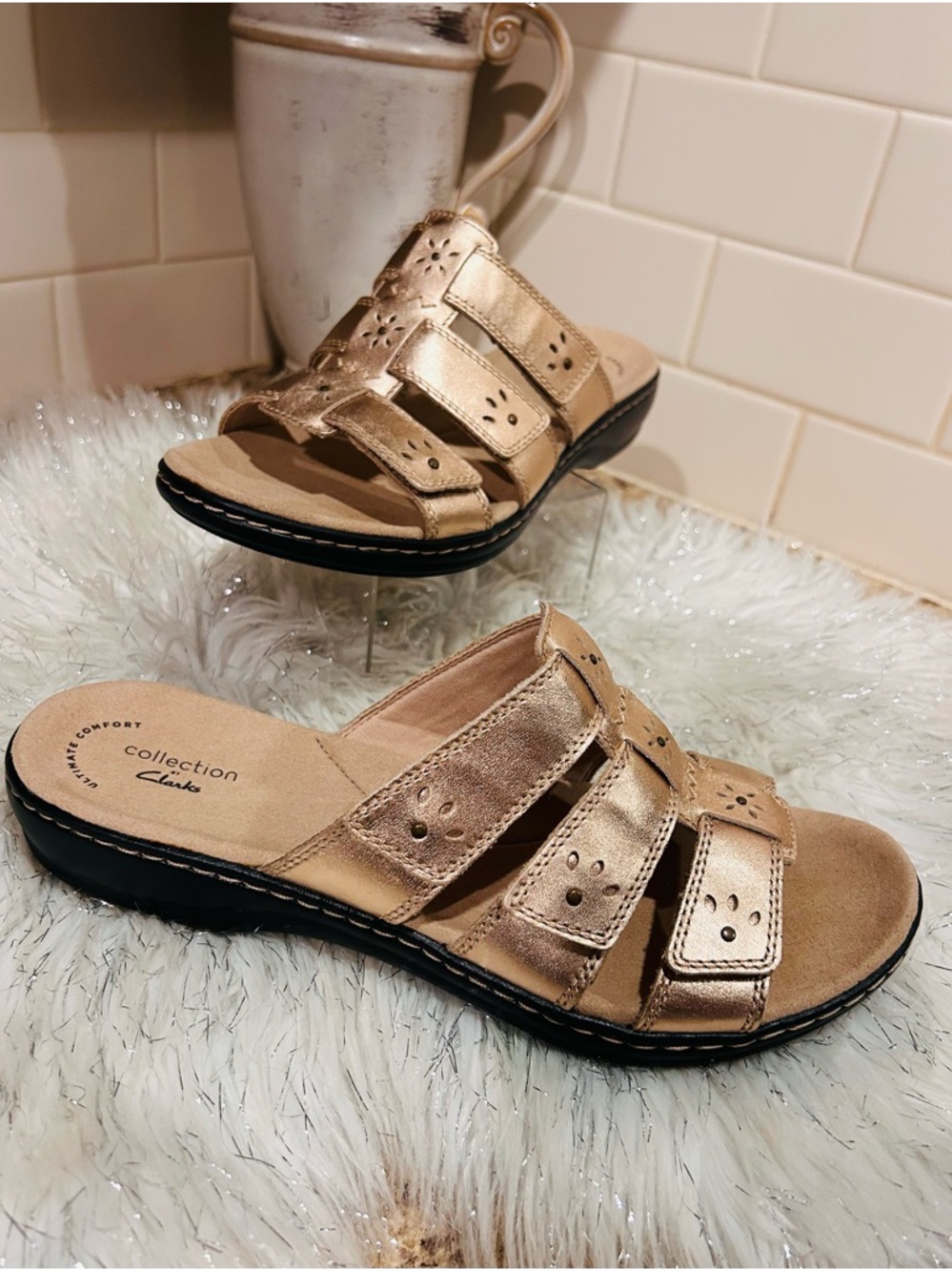 Clarks Rose Gold Sandals Leisa Spring Leather Uppers NWOT
